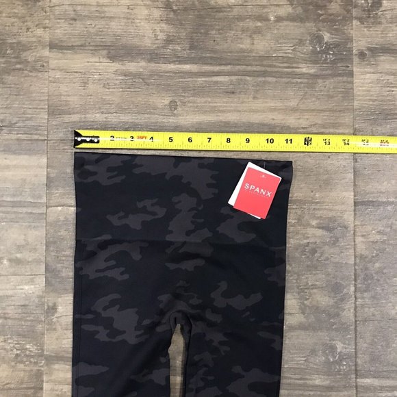 NWT Spanx By Sara Blakely Look At Me Now Leggings Black Camo size XS $68 - Picture 8 of 8